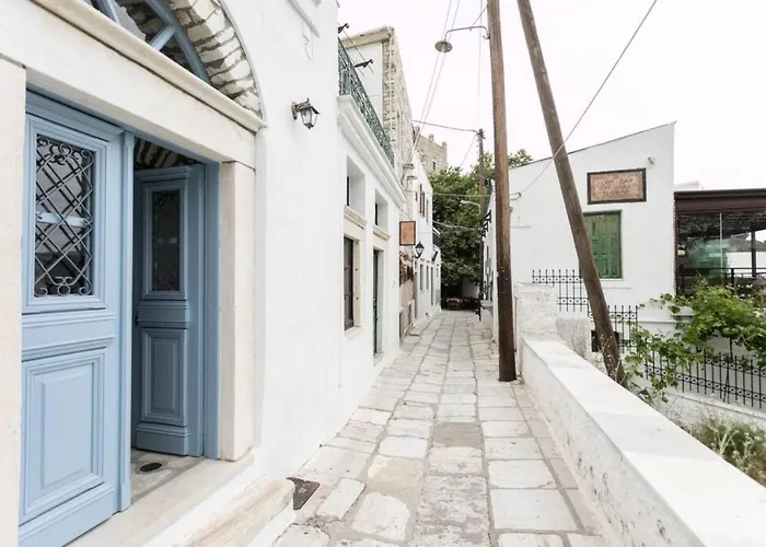 Traditional Inn Pirethron