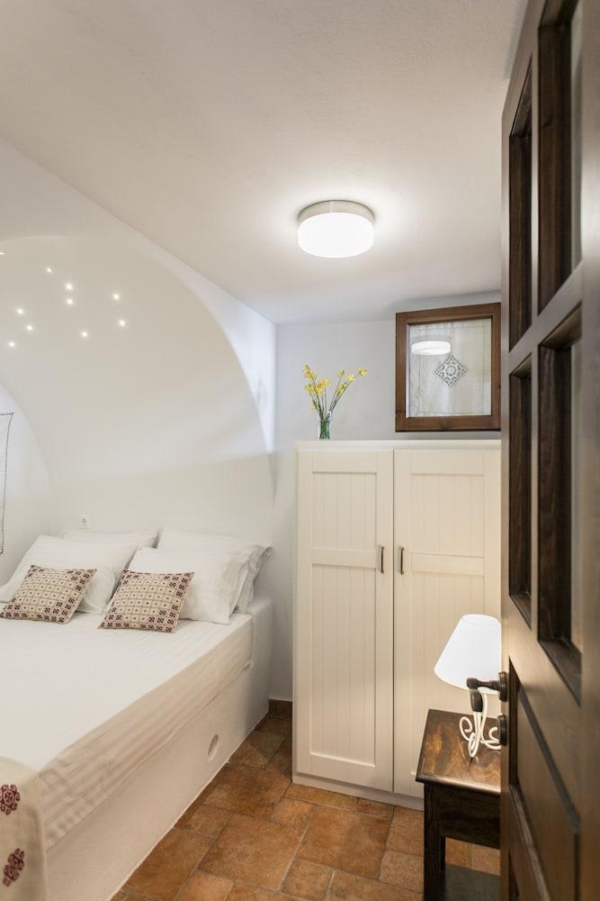Holiday home Traditional Pirethron Aperathos